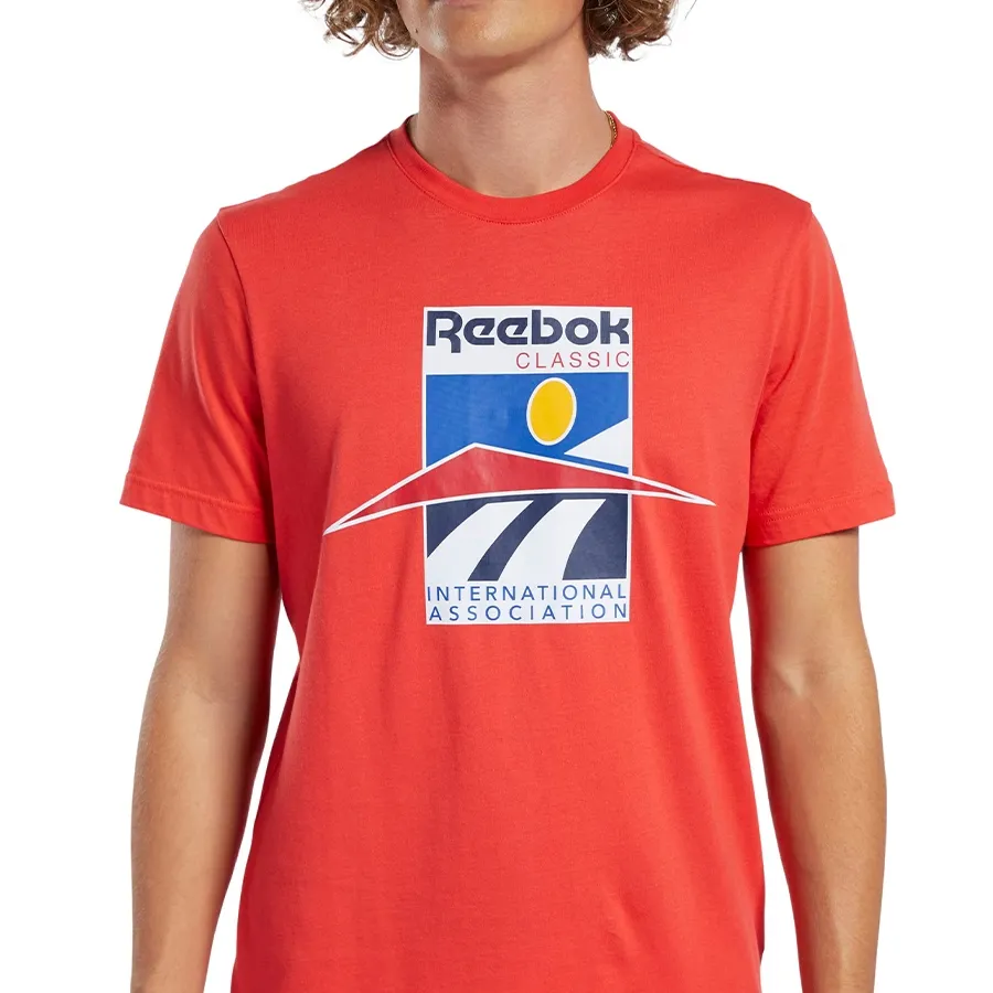 Imagen 4 de 5 de Remera Reebok Classic International Sport-ROJO