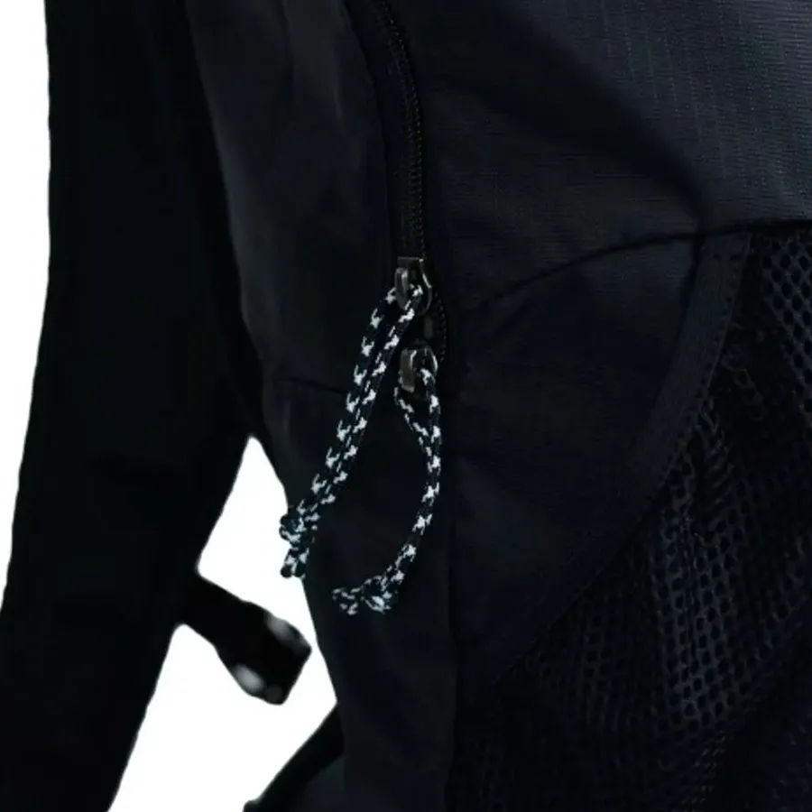 Imagen 3 de 4 de Mochila  Runniing backpack-NEGRO