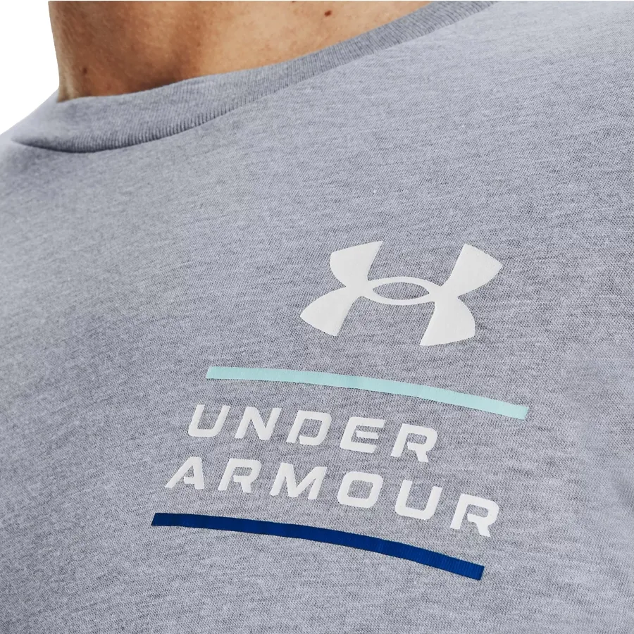 Imagen 2 de 5 de Remera Under Armour Od Horizon-GRIS/AZUL