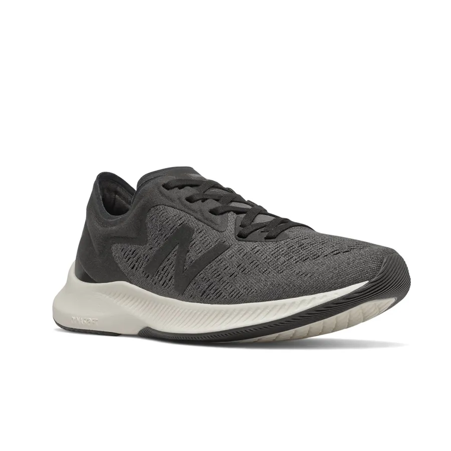 Imagen 1 de 5 de Zapatillas New Balance Pesu-NEGRO/BLANCO