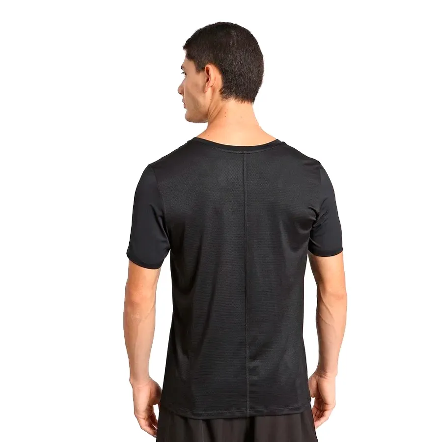 Imagen 1 de 5 de Remera Asics Back SS22-NEGRO
