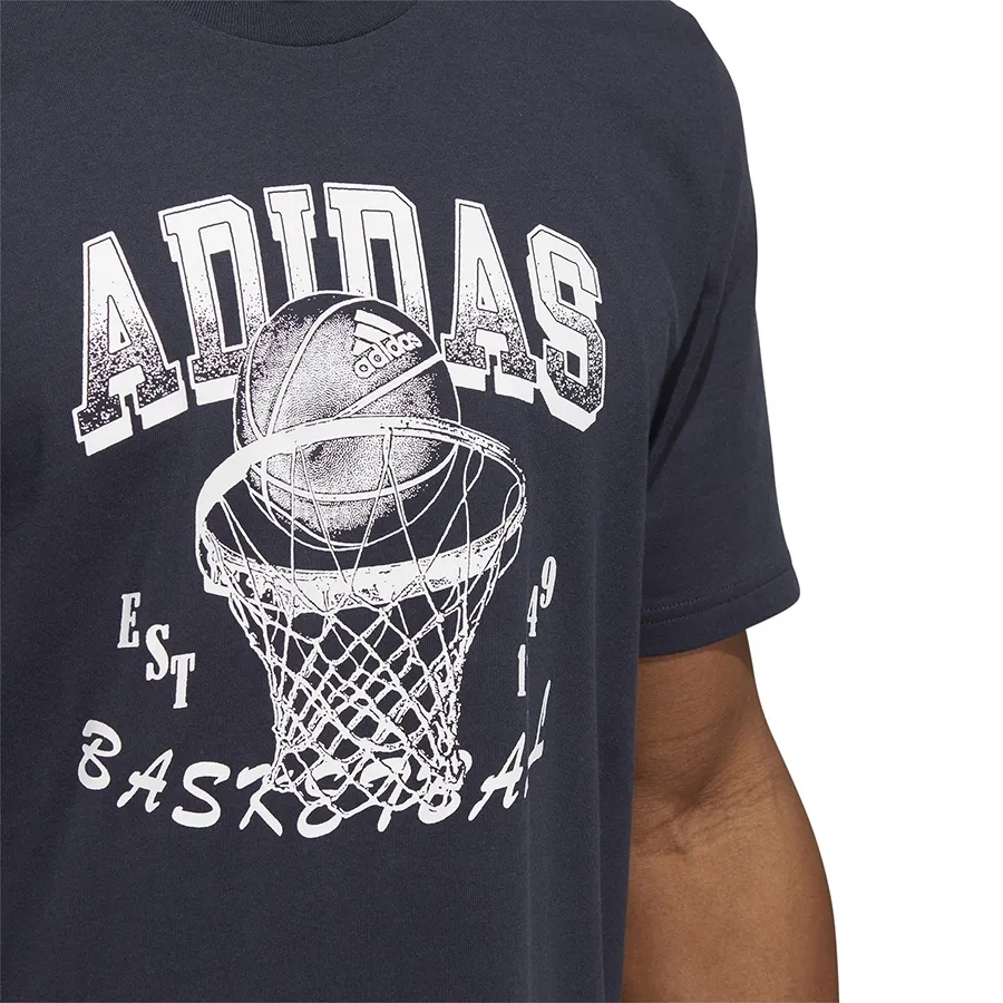 Imagen 4 de 6 de Remera adidas Estampada-MARINO