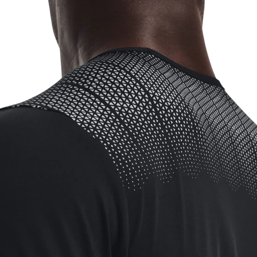 Imagen 4 de 5 de Remera Under Armour Armour print Ss-NEGRO