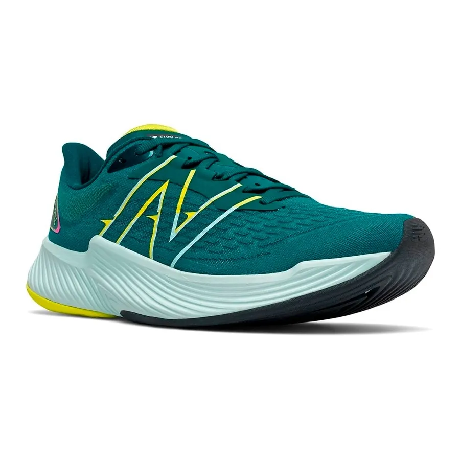 Imagen 2 de 5 de Zapatillas New Balance FuelCell Prism V2-VERDE/AMARILLO