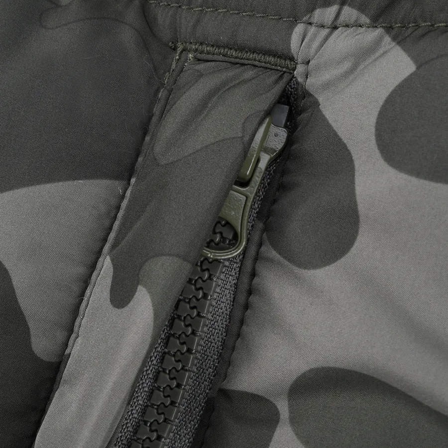 Imagen 4 de 7 de Campera Champion -VERDE MILITAR