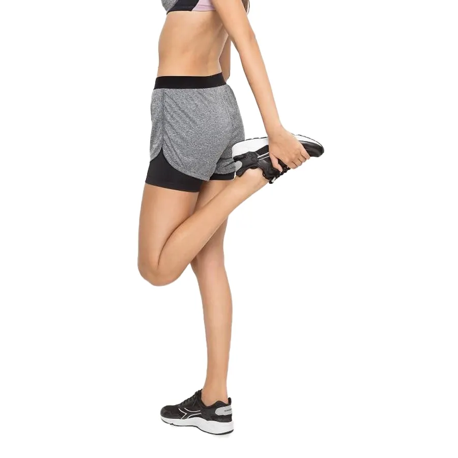 Imagen 2 de 4 de Shorts Topper Kt Training 2 en 1-GRIS/NEGRO