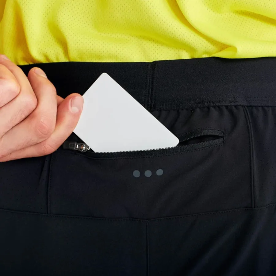 Imagen 4 de 5 de Shorts Saucony Outpace 2 en 1-NEGRO