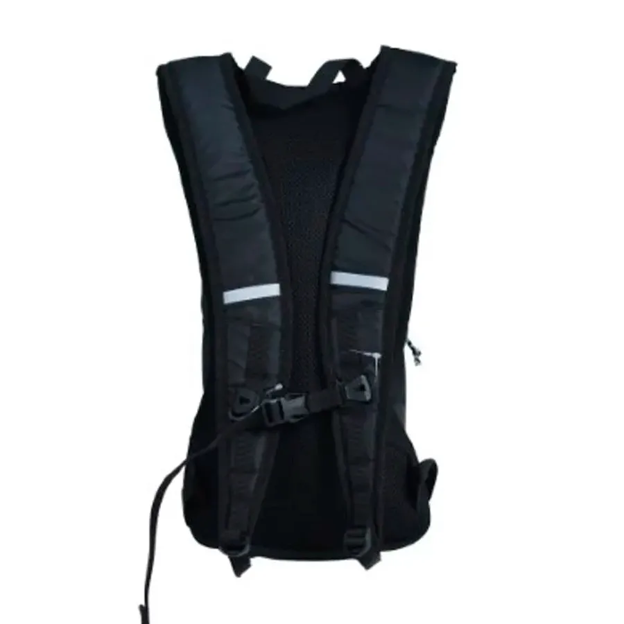 Imagen 1 de 4 de Mochila  Runniing backpack-NEGRO