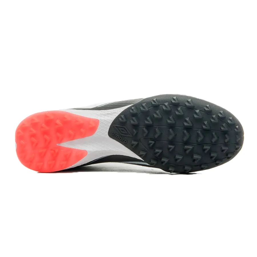 Imagen 4 de 5 de Botines Umbro Astro-NEGRO/BLANCO/CORAL