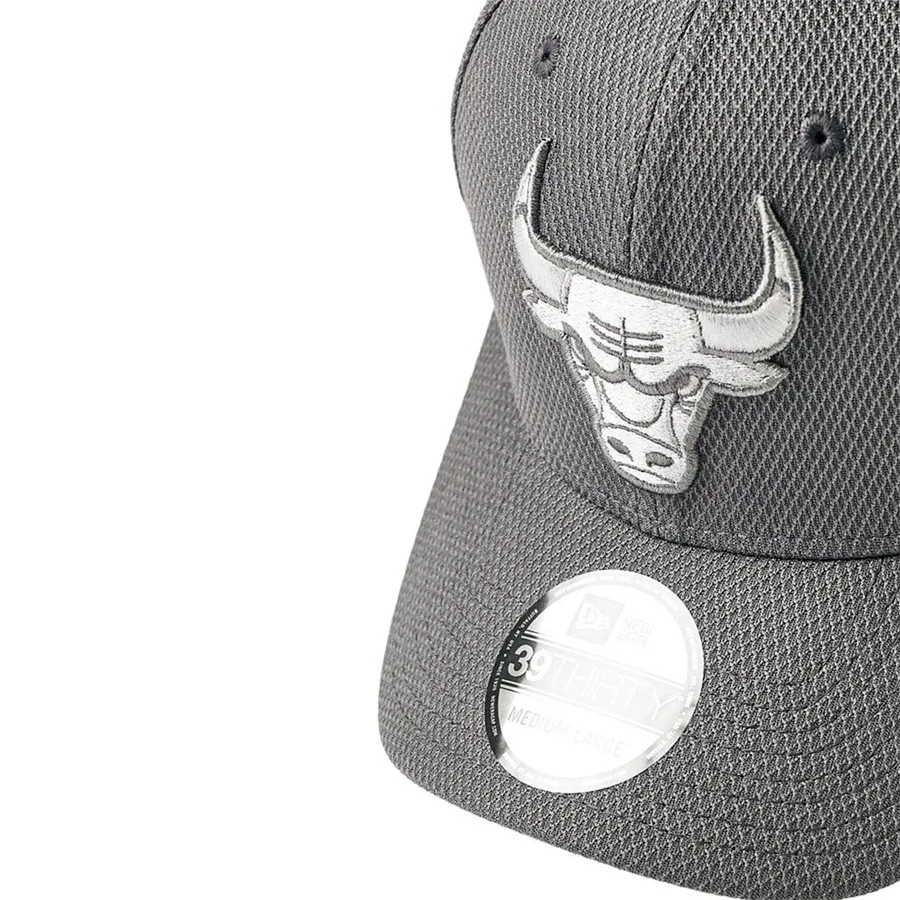 Imagen 1 de 3 de Gorra New Era Chicago Bull-GRAFITO/NEGRO