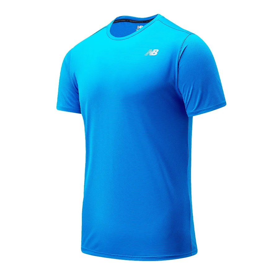 Imagen 0 de 3 de Remera New Balance Acelera-CELESTE