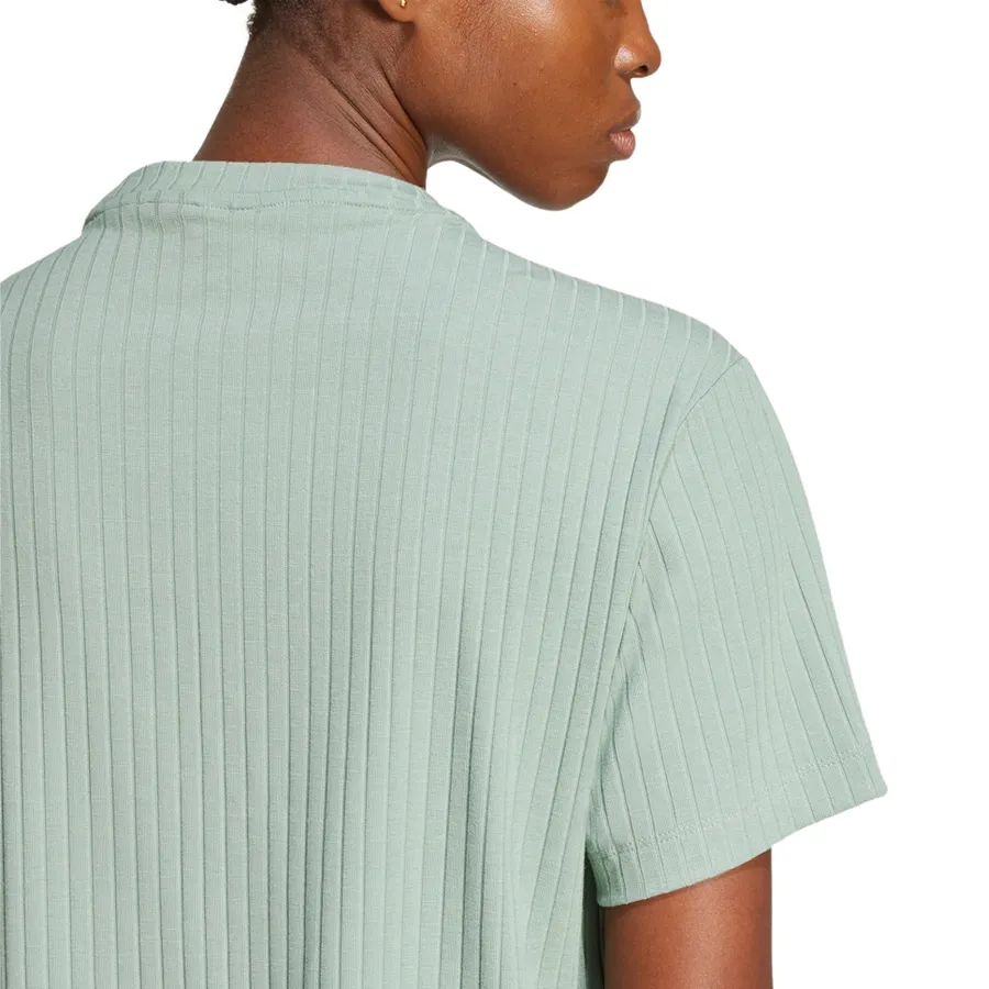 Imagen 4 de 5 de Remera adidas originals Essentials-VERDE