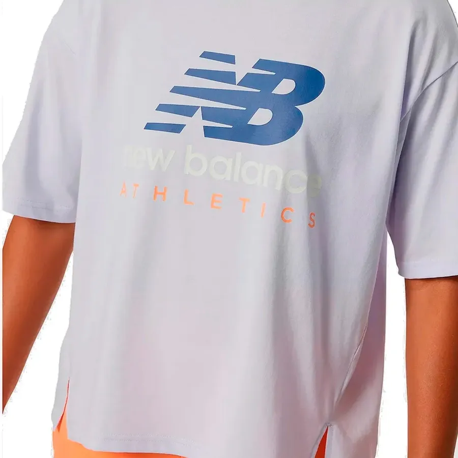 Imagen 2 de 3 de Remera New Balance Athletics Amplified-LILA/AZUL