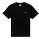 remera-new-balance-essentials-embroidered-NEGRO/ROJO