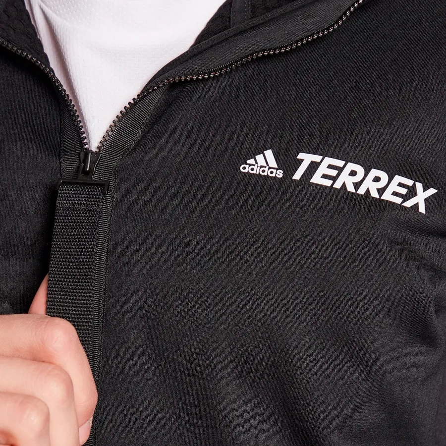 Imagen 4 de 5 de Campera adidas Terrex Tech Flooce-NEGRO