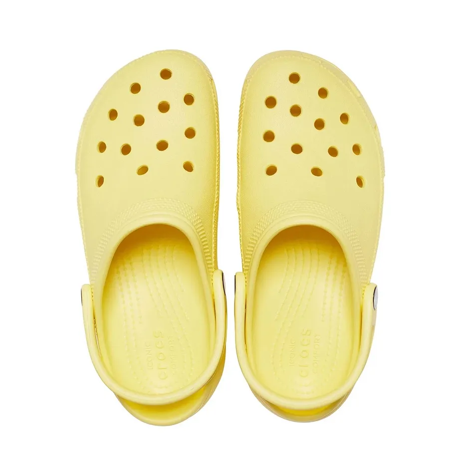 Imagen 2 de 5 de Ojotas Crocs Classic Platform Clog-AMARILLO