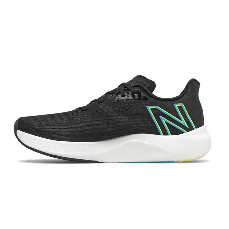 Imagen 1 de 4 de Zapatillas New Balance FuelCell Rebel v2-NEGRO/CELESTE/AMARILLO