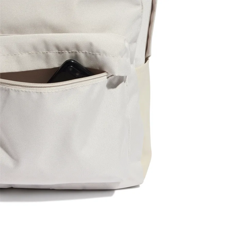 Imagen 4 de 5 de Mochila Adidas Classic Bars-GRIS