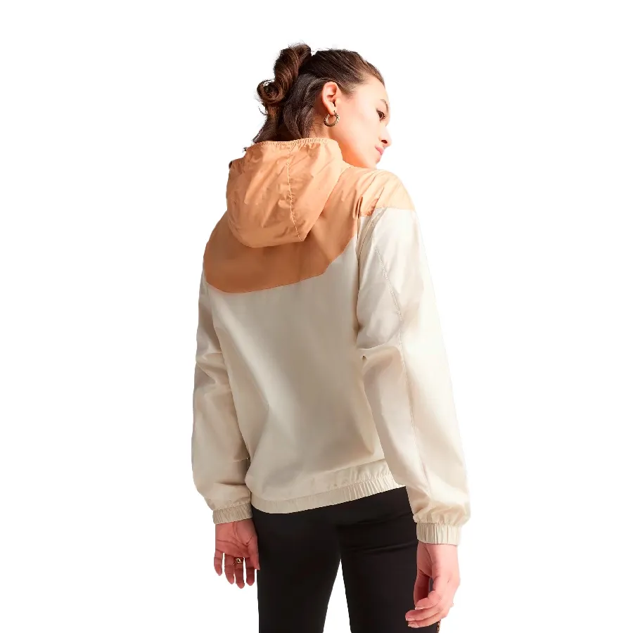 Imagen 3 de 5 de Campera Puma Essentials Relaxed Windbreaker-BEIGE/NUDE