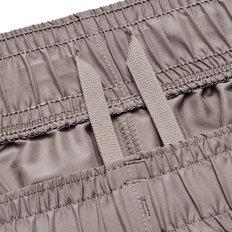 Imagen 3 de 6 de Shorts Under Armour Woven Graphic Wordmark-GRIS