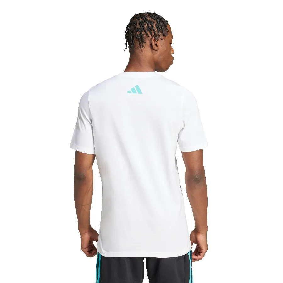 Imagen 2 de 5 de Remera adidas ADN Mercedes-BLANCO/TURQUESA