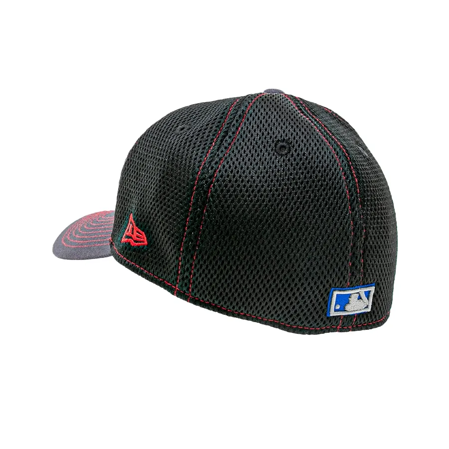 Imagen 2 de 3 de Gorra New Era Atlanta Braves-NEGRO/GRIS/ROJO