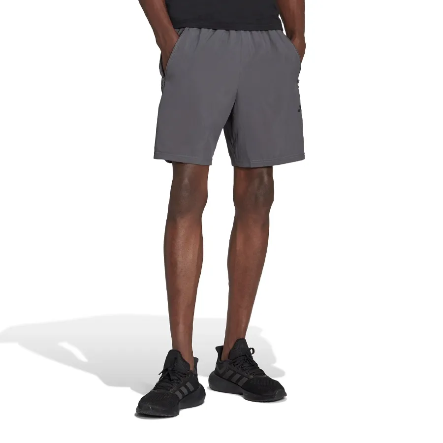 Imagen 0 de 4 de Shorts adidas Train Essentials-GRIS/NEGRO