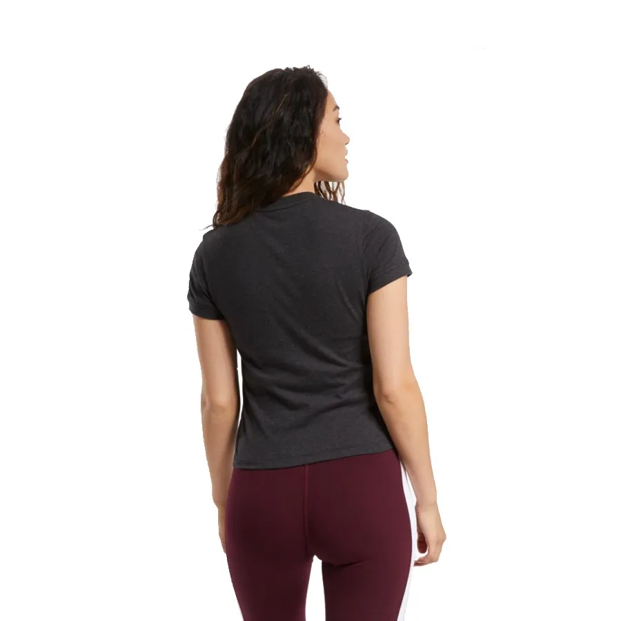 Imagen 1 de 6 de Remera Reebok Texture Logo-NEGRO