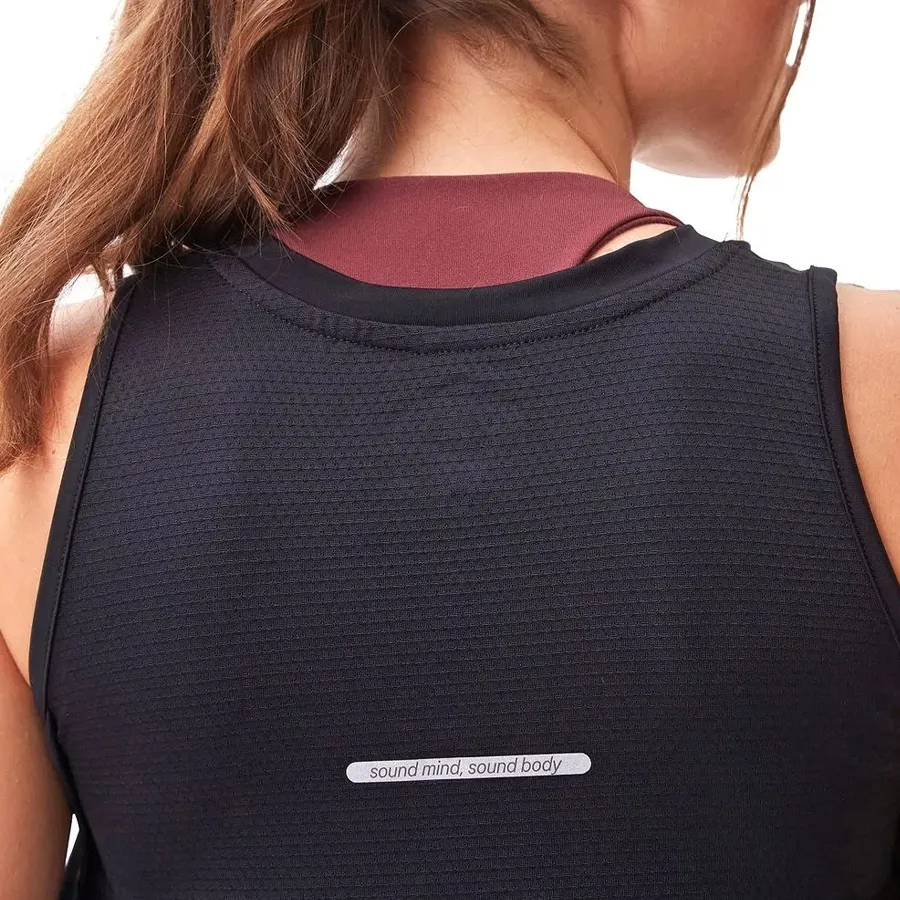 Imagen 2 de 4 de Musculosa Asics Mesh Aw22-NEGRO