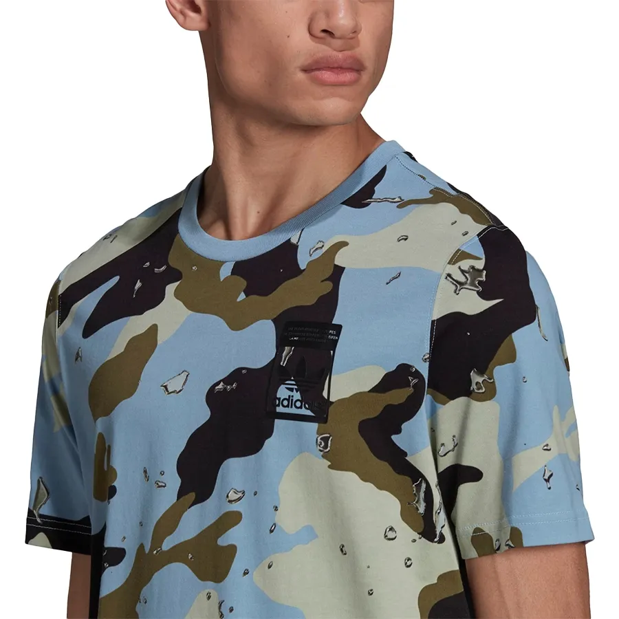 Imagen 2 de 5 de Remera adidas originals Camuflaje Estampada-CELESTE/NEGRO