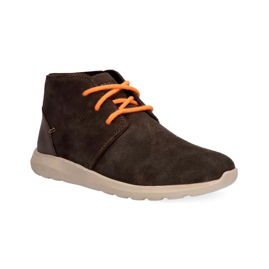 Imagen 1 de 5 de Botas Crocs Kinsale Chukka-CHOCOLATE