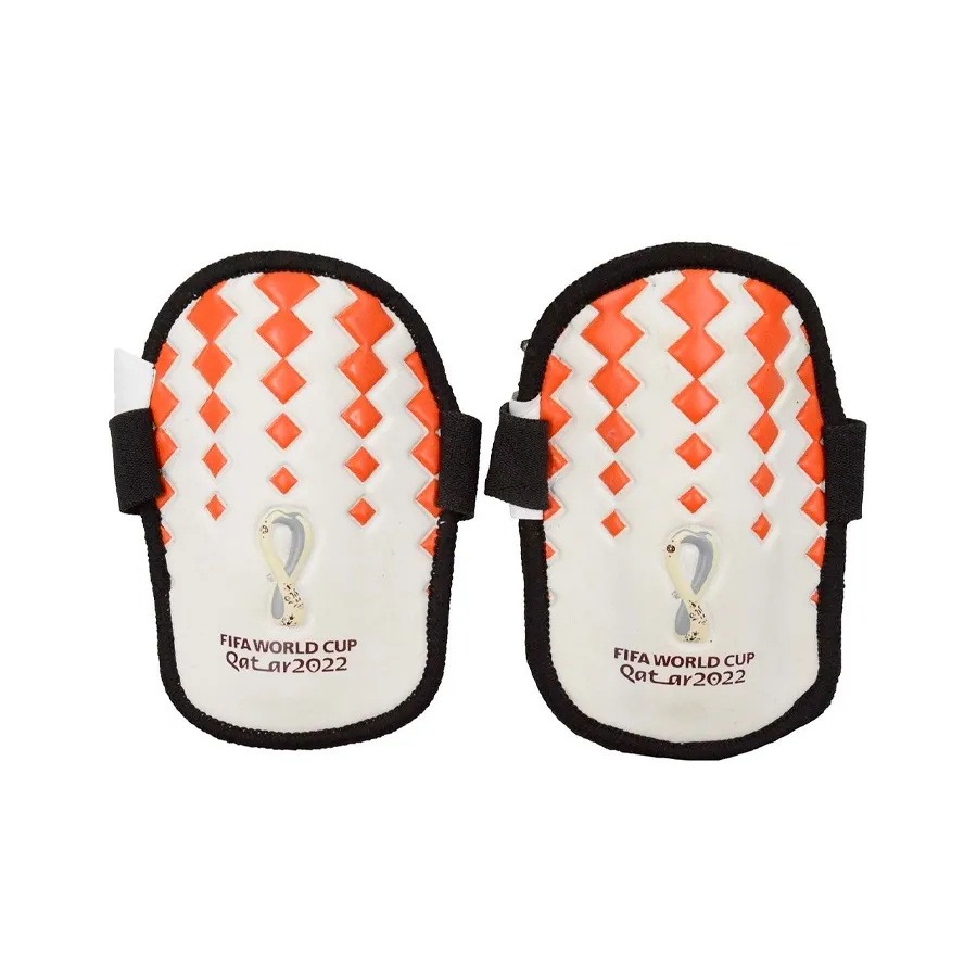 Imagen 0 de 2 de Canilleras DRB Fifa Qatar Copa 2022-NARANJA/BLANCO