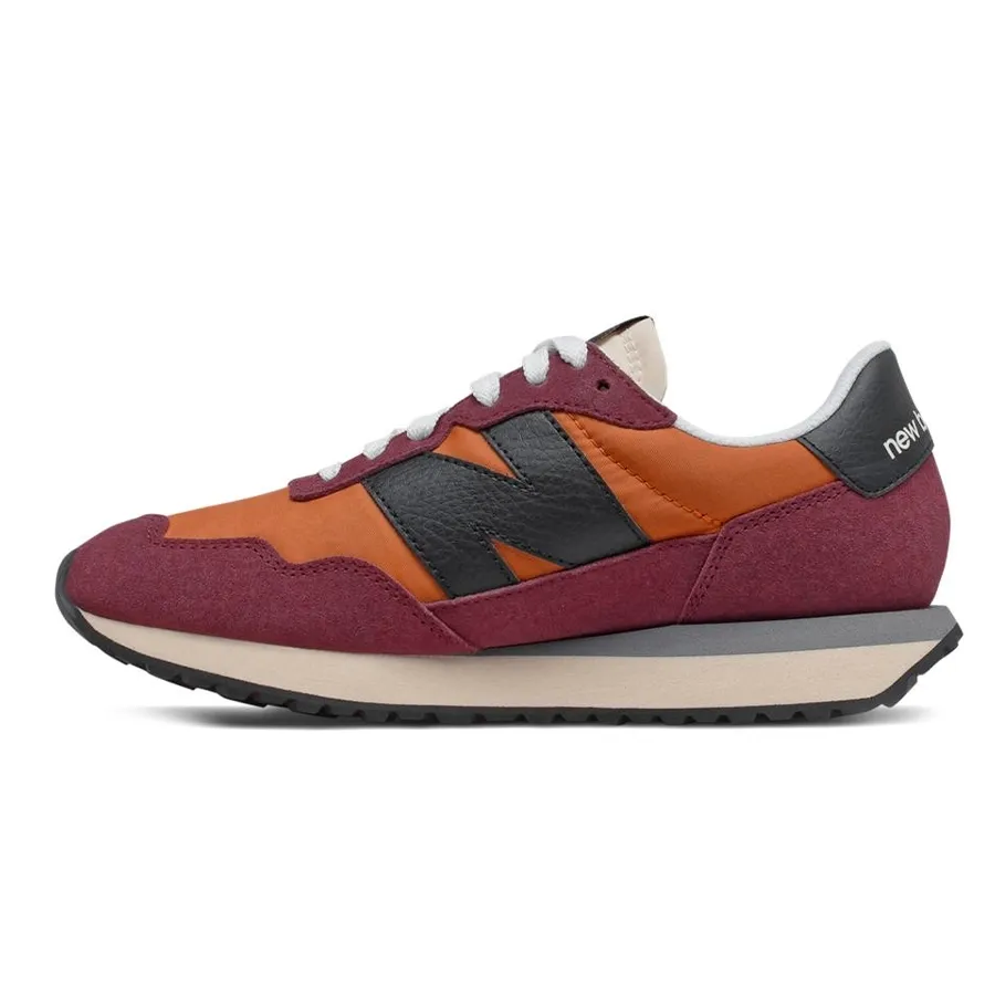 Imagen 3 de 4 de Zapatillas New Balance 237-BORDO/NARANJA/NEGRO