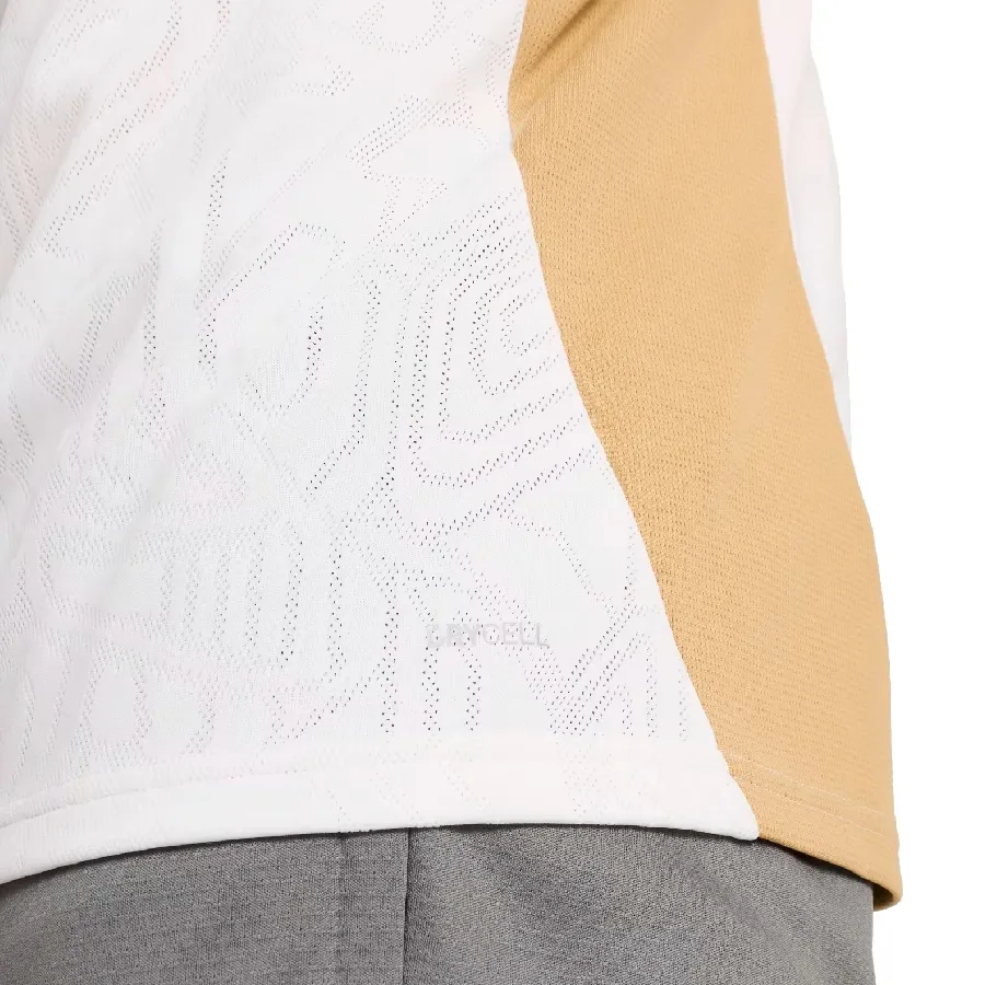 Imagen 4 de 5 de Camiseta Puma de entrenamiento AC Milan-BLANCO/DORADO