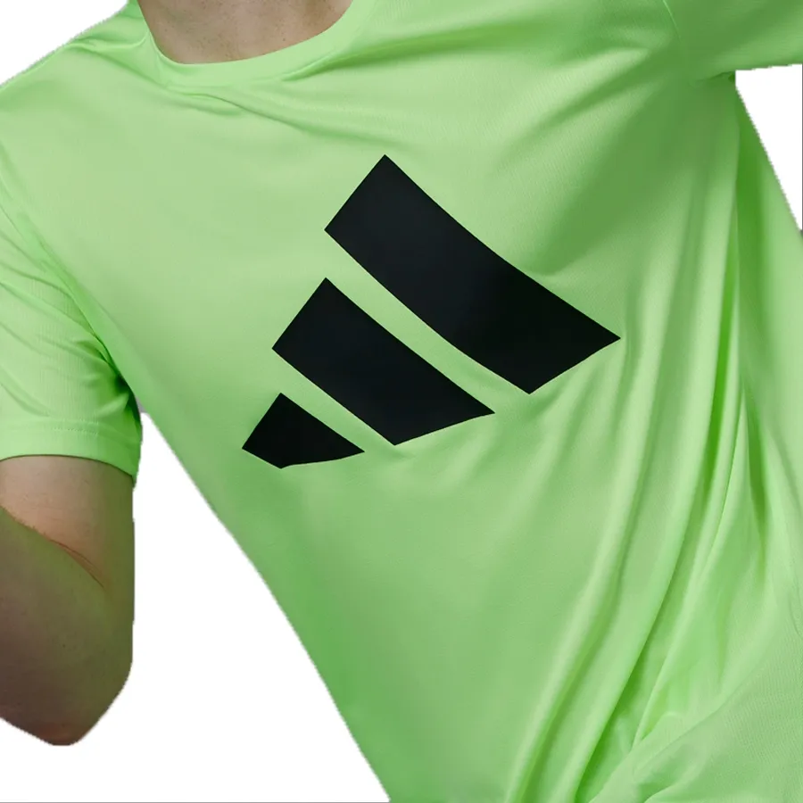 Imagen 2 de 4 de Remera adidas Run It-VERDE FLUOR/NEGRO