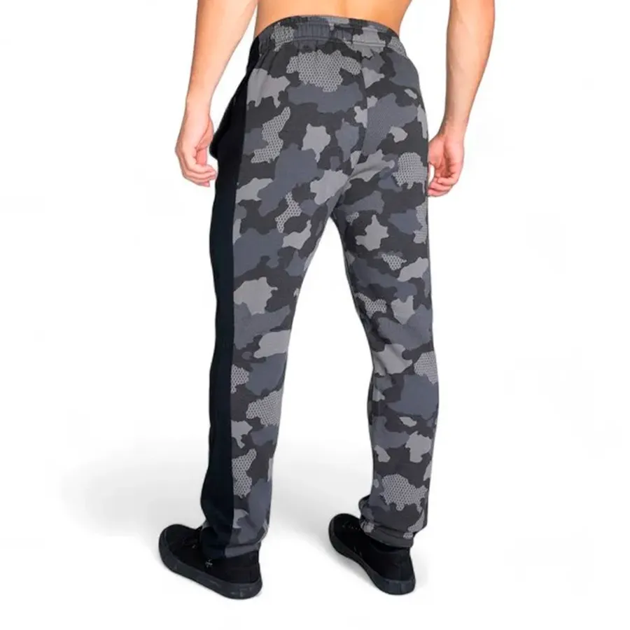 Imagen 1 de 3 de Pantalón Champion Camuflado-NEGRO