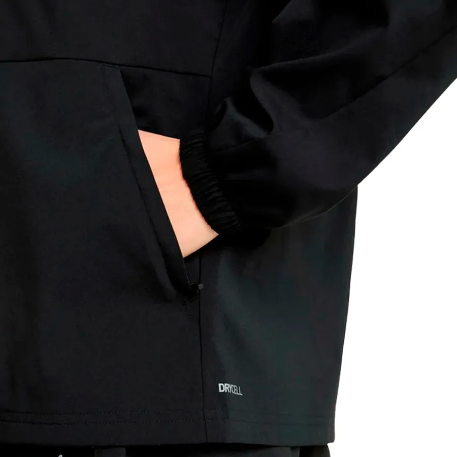 Imagen 4 de 6 de Campera Puma Run Favorite Woven-NEGRO