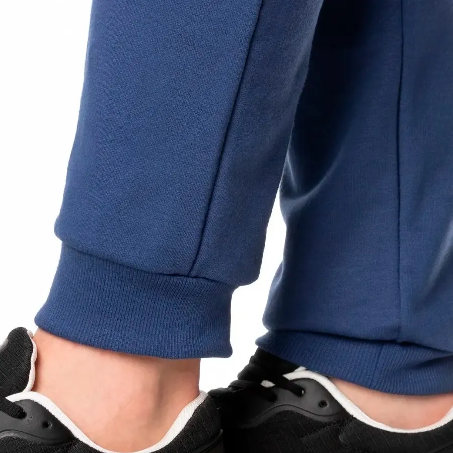 Imagen 3 de 4 de Pantalón Umbro Classic 22-MARINO