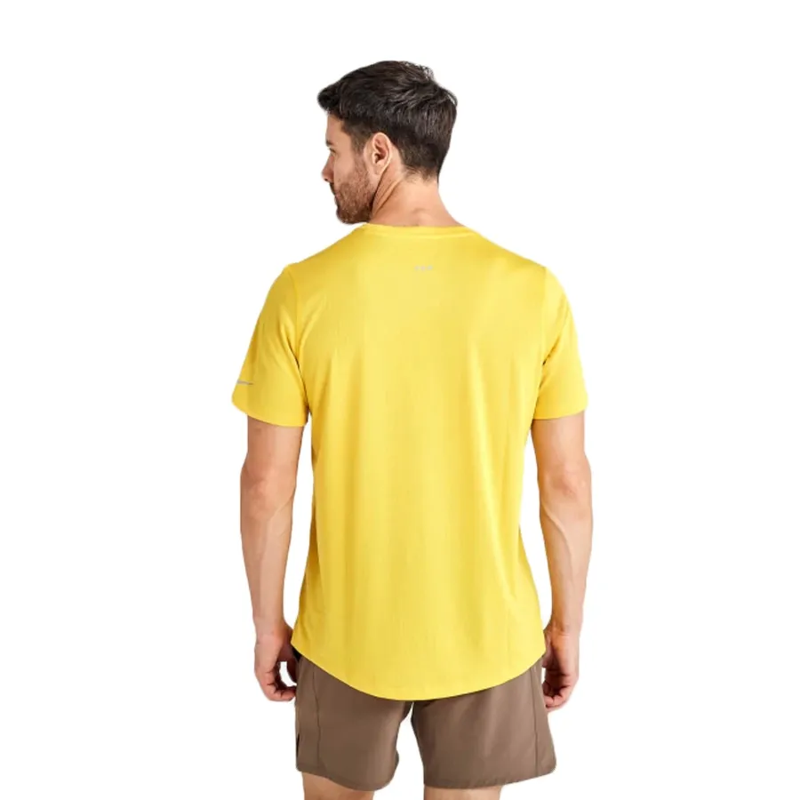 Imagen 2 de 5 de Remera Saucony Stopwatch Graphic-AMARILLO