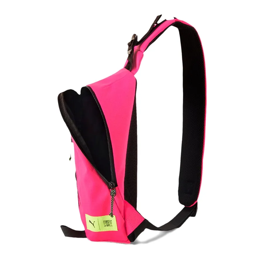 Imagen 2 de 3 de Riñonera Puma X First Mile Cross Body-FUCSIA/NEGRO