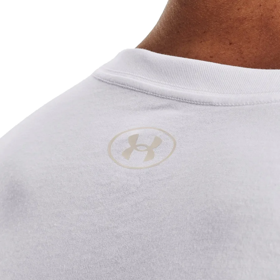 Imagen 4 de 5 de Remera Under Armour Mtn-BLANCO/NARANJA FLUOR