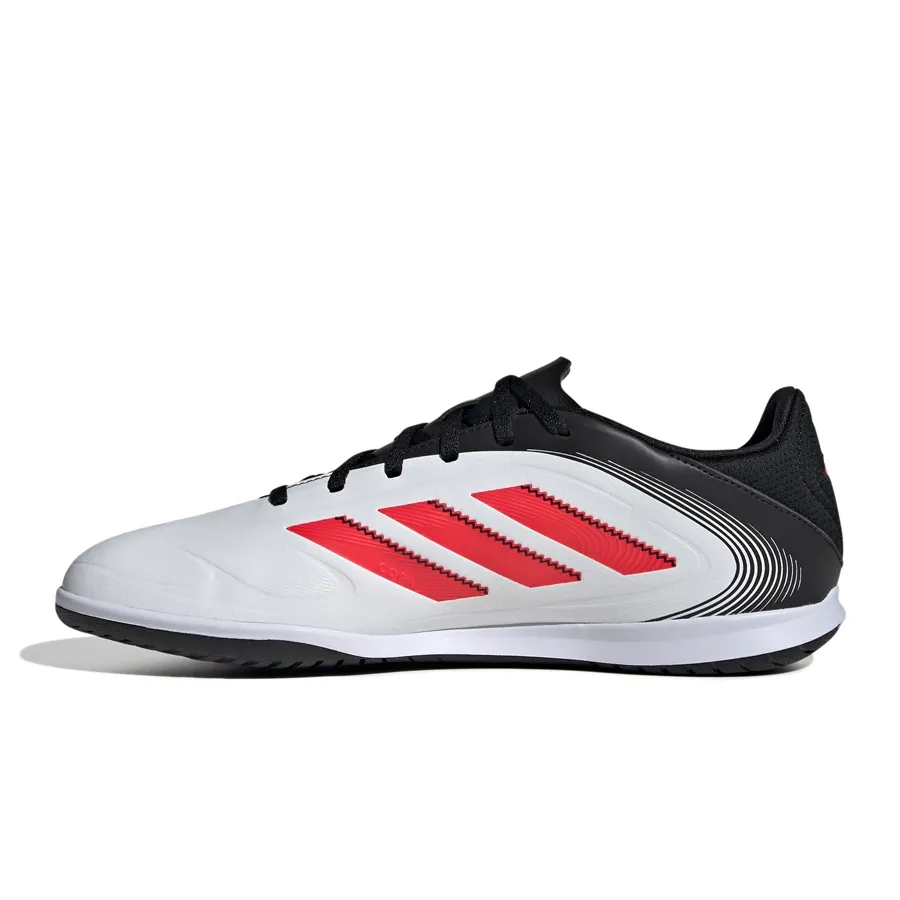 Imagen 2 de 7 de Botines adidas Copa Pure III Club Cancha Cubierta-NEGRO/NEGRO/NARANJA