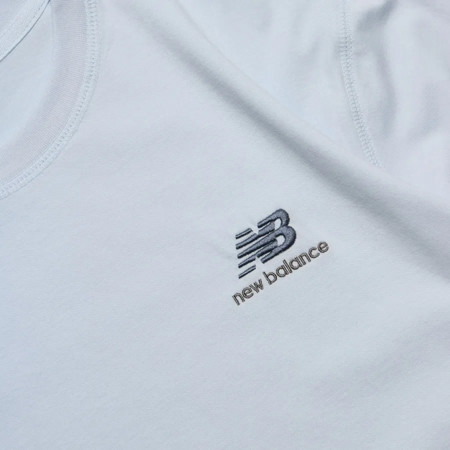 Imagen 3 de 4 de Remera New Balance Essentials-CELESTE