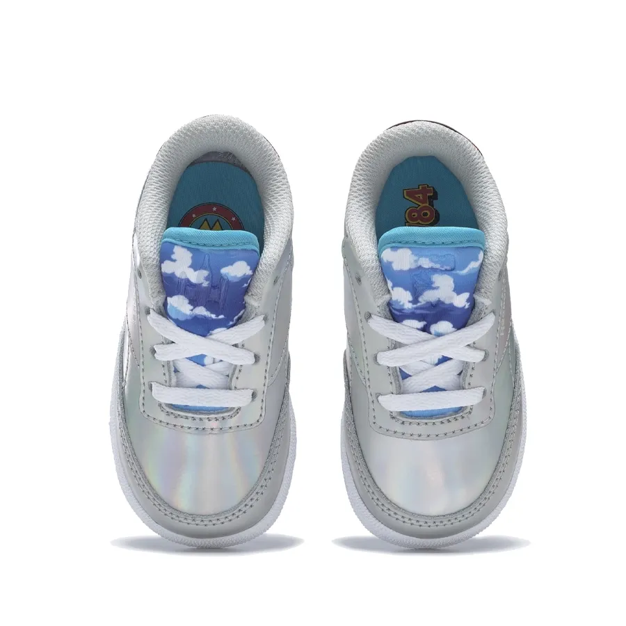 Imagen 3 de 6 de Zapatillas Reebok Club C 85 X Mujer Maravilla-PLATA/BLANCO