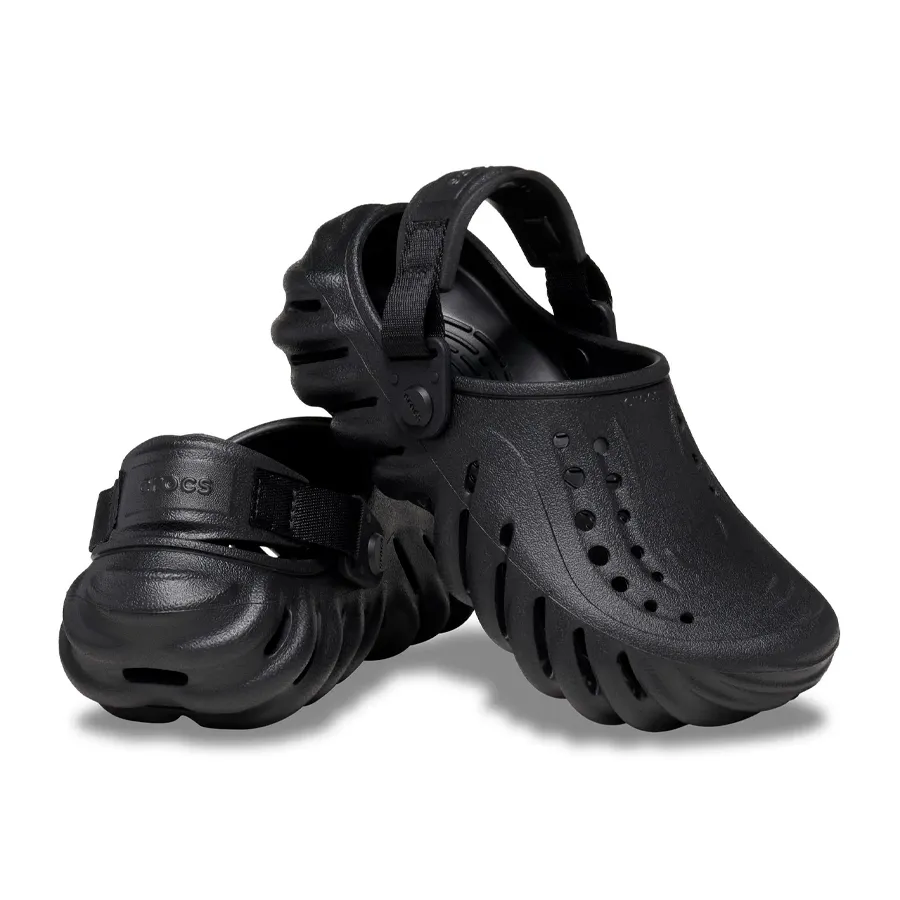 Imagen 2 de 5 de Sandalias Crocs Echo Clog K-NEGRO