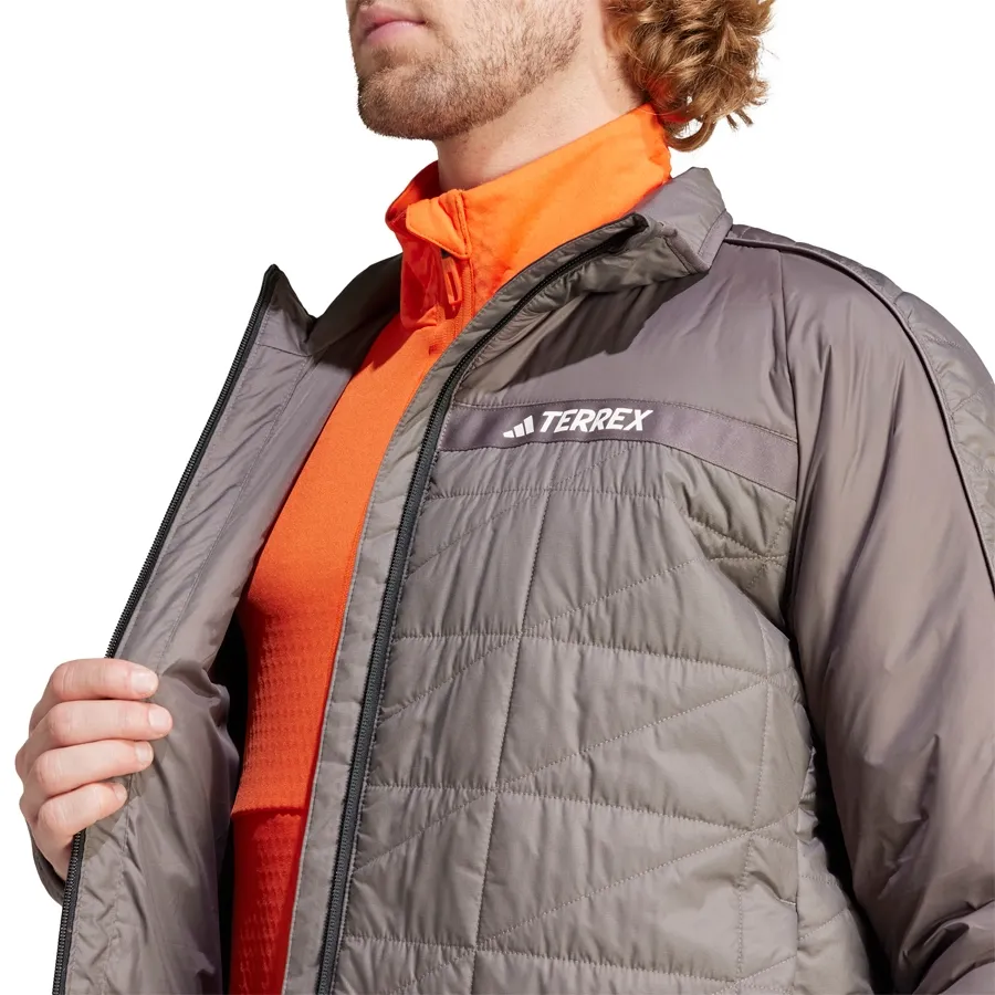 Imagen 4 de 5 de Campera adidas Térmica Terrex Multi-GRIS