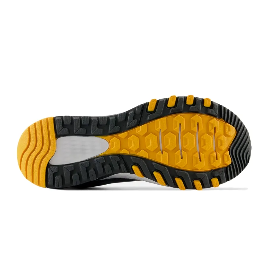 Imagen 4 de 5 de Zapatillas New Balance 410 v8-GRIS/NEGRO/AMARILLO