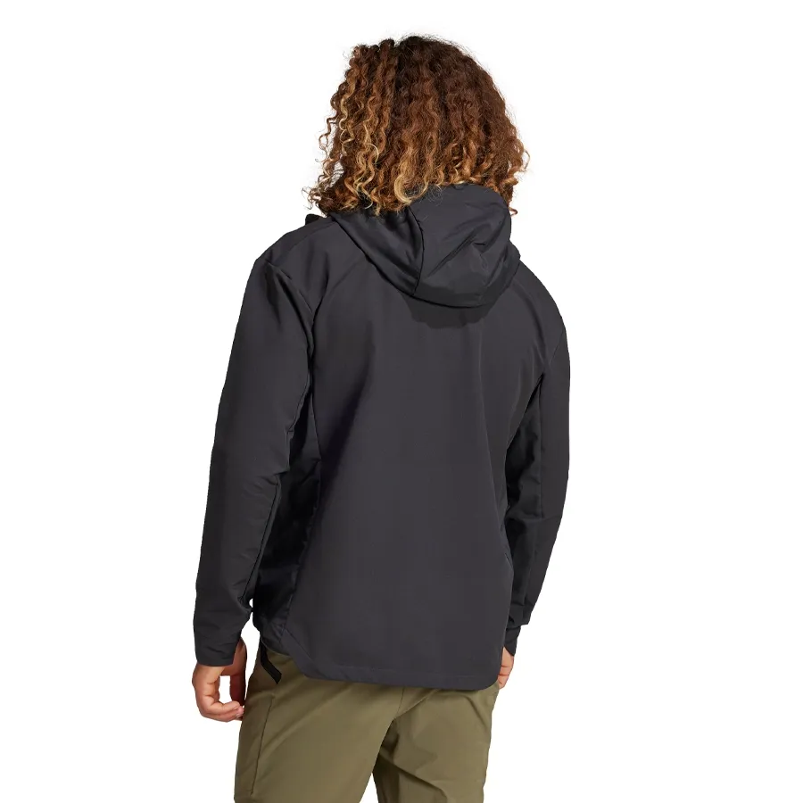 Imagen 1 de 4 de Campera adidas Terrex Multi Softshell-NEGRO