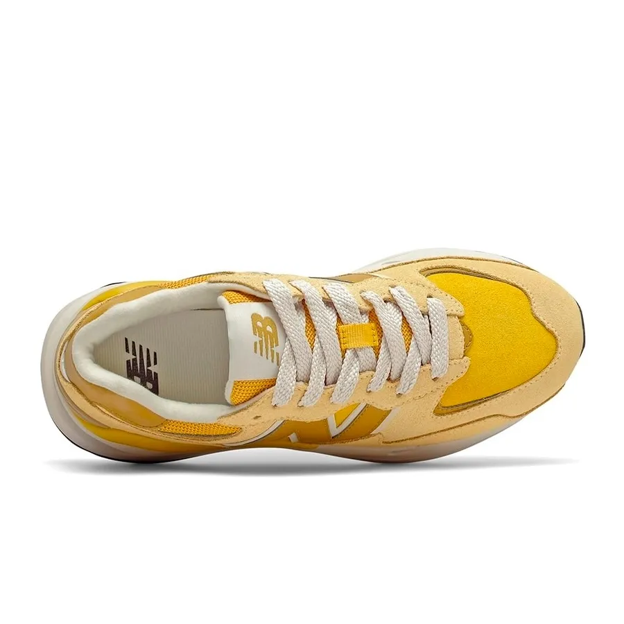 Imagen 3 de 5 de Zapatillas New Balance 57/40-AMARILLO/BLANCO