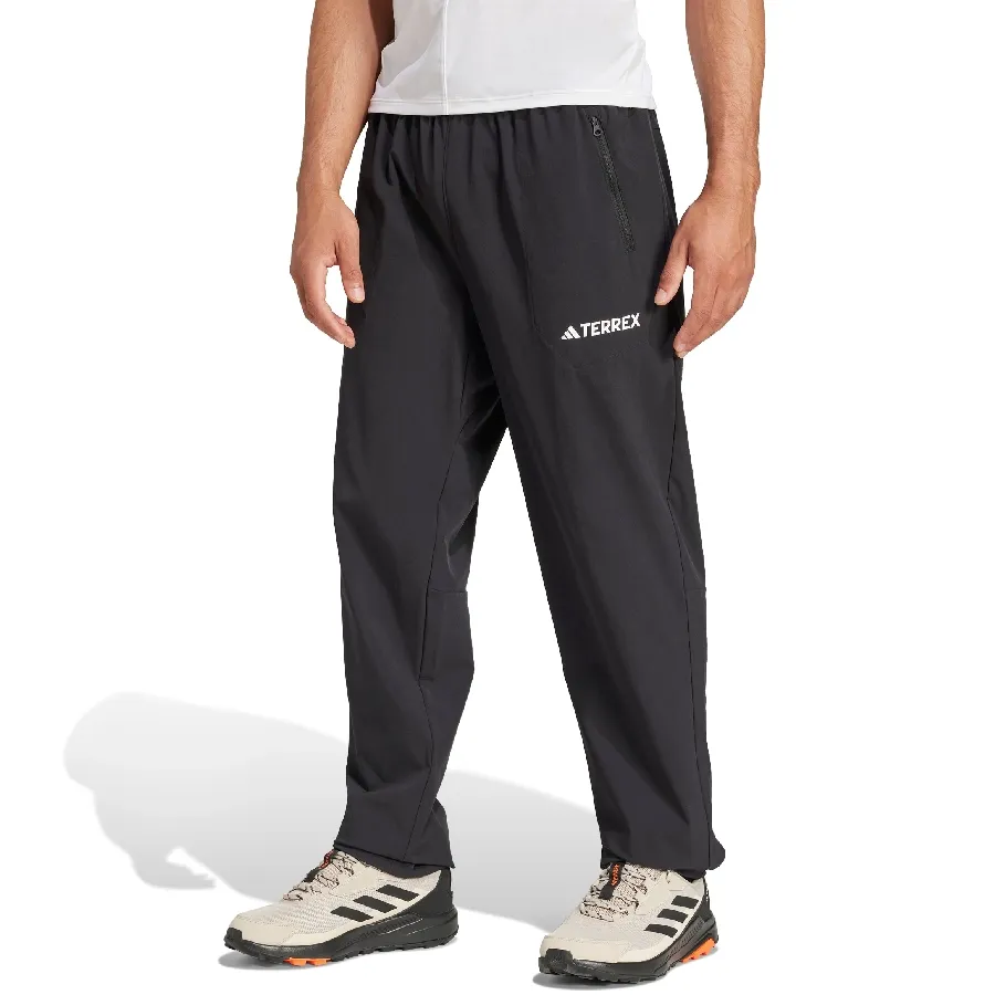 Imagen 0 de 5 de Pantalón adidas Multi Essentials-NEGRO